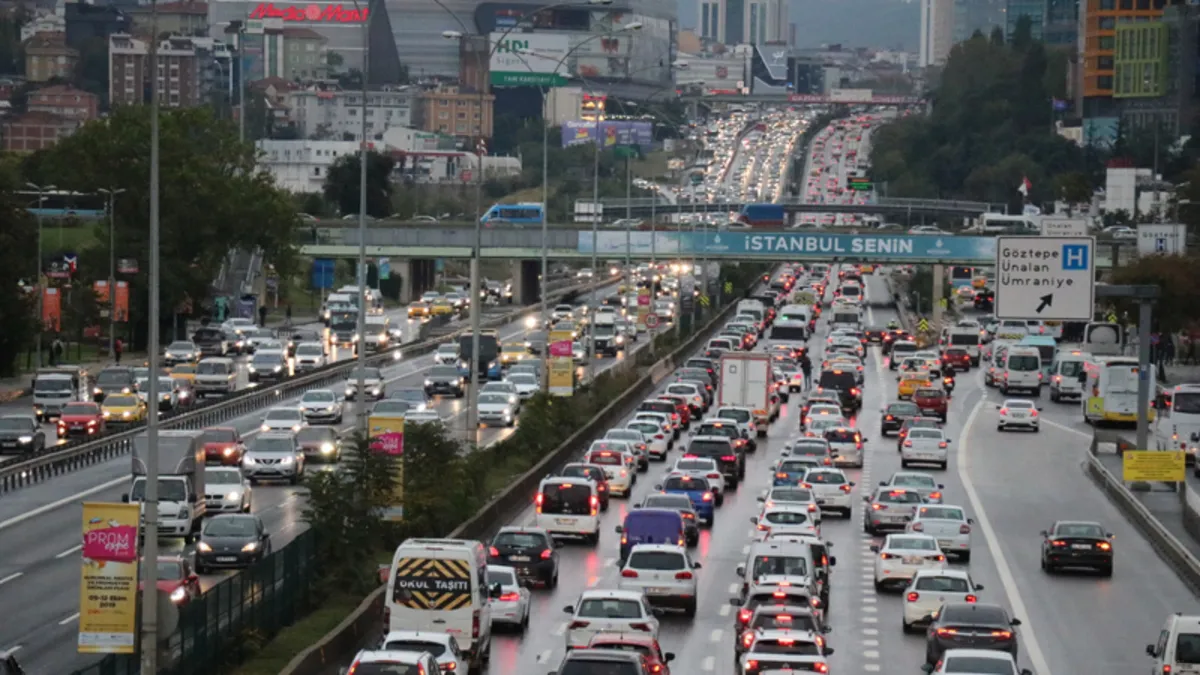 Bugün toplu taşıma ücretsiz mi? 9 Eylül otobüsler bedava mı? İstanbul, İzmir, Ankara ücretsiz sefer saatleri