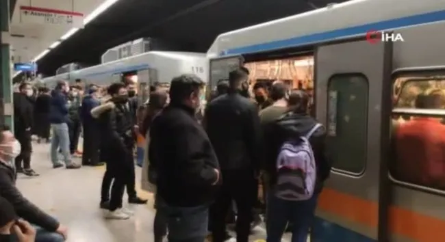 yenikapi-kirazli-metrosu-doldu-tasti-sosyal-mesafe-hice-sayildi-1619596089614.jpg Yenikapı-Kirazlı metrosu doldu taştı! Sosyal mesafe hiçe sayıldı - 2
