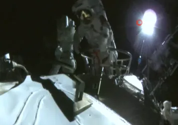 Çinli astronotlardan ilk uzay yürüyüşü