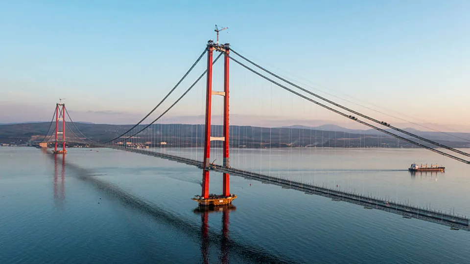 Göktürk uydusu 1915 Çanakkale Köprüsü'nü görüntüledi