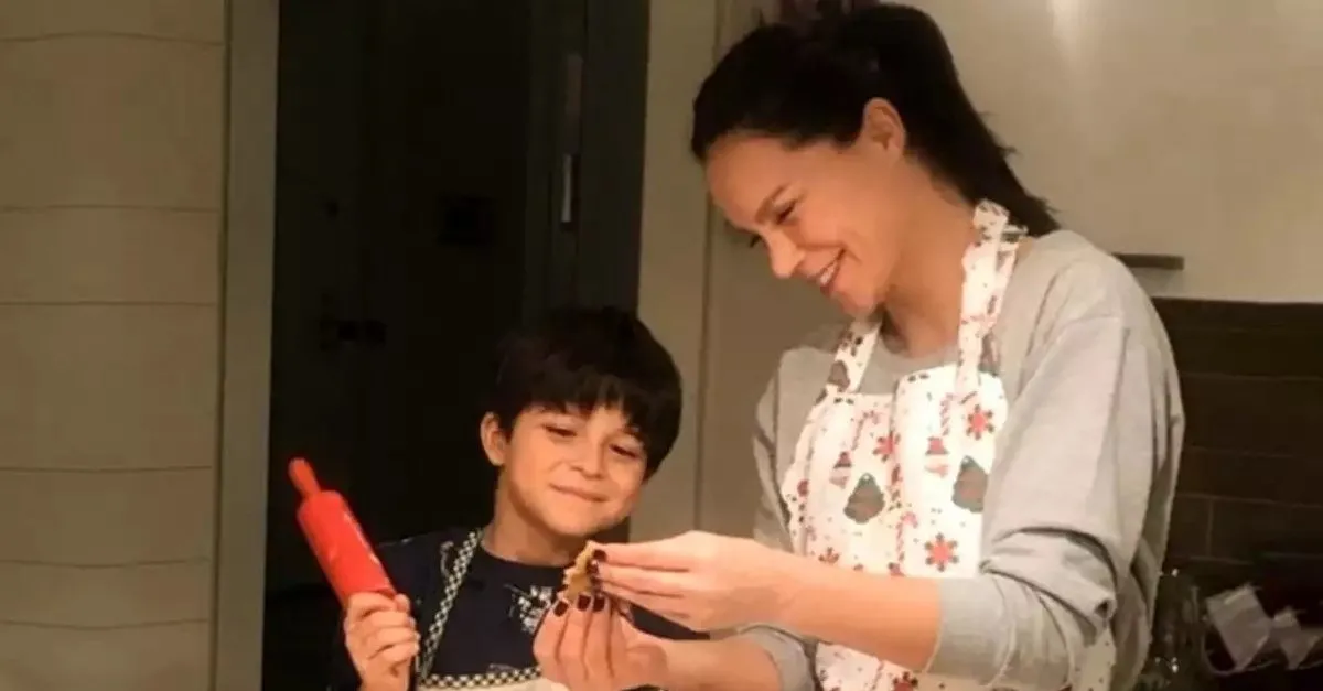 Ebru Salli Nin Pars Paylasimi Yurekleri Yakti Mutfaklar Bombos Artik