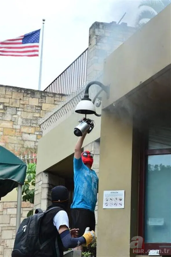 Honduras’ta protestocular ABD elçilik binasının kapısına dayandı 2