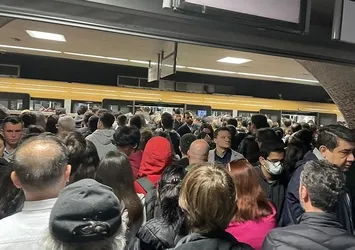 Üsküdar'da metro arızası! Seferler aksadı