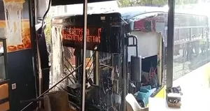 İETT otobüsü börekçi dükkanına girdi: 4 yaralı