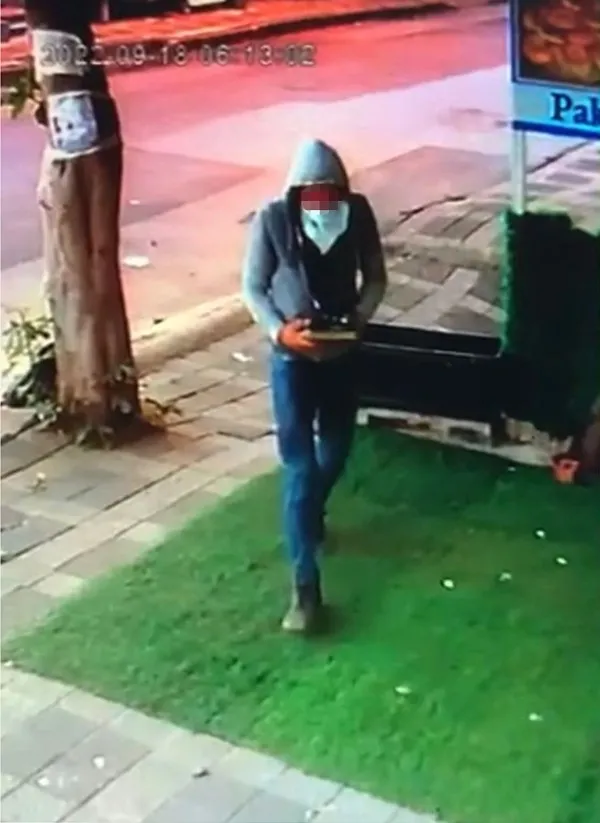 umraniyede-500-bin-tllik-hirsizlik-kamerada-1663595651416.jpg Ümraniye’de 500 bin TL’lik hırsızlık kamerada - 1