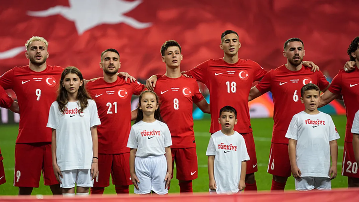 İki Galatasaraylı yıldız milli takım kadrosundan çıkarıldı