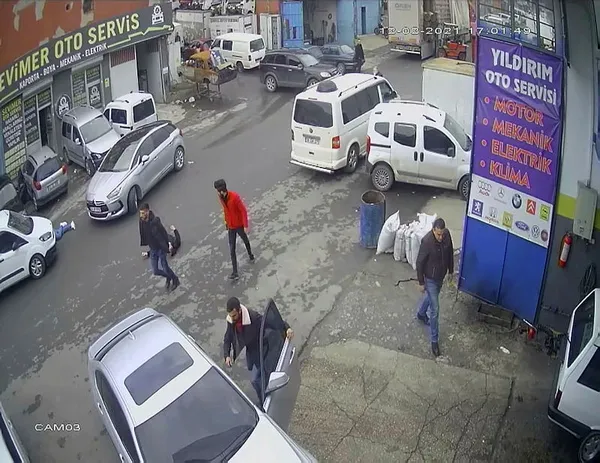 Polis memurunu önce vurdular sonra tekmelediler! İstanbul'da vahşet - 1