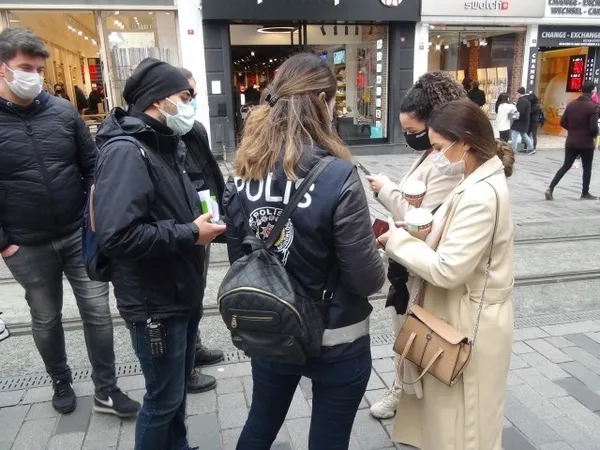 İstanbul'da polise “Kapa çeneni” diyen kadın turistler gözaltına alındı - 6
