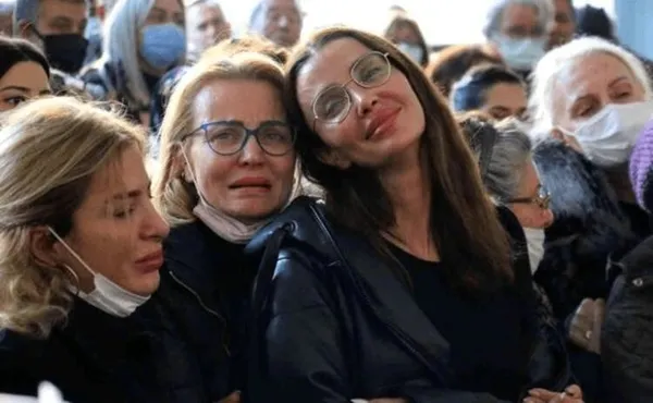 1673005431525.jpeg Özge Ulusoy'un babasının ölümüne sebep olan sürücü hakkındaki iddianame iade edildi - 1