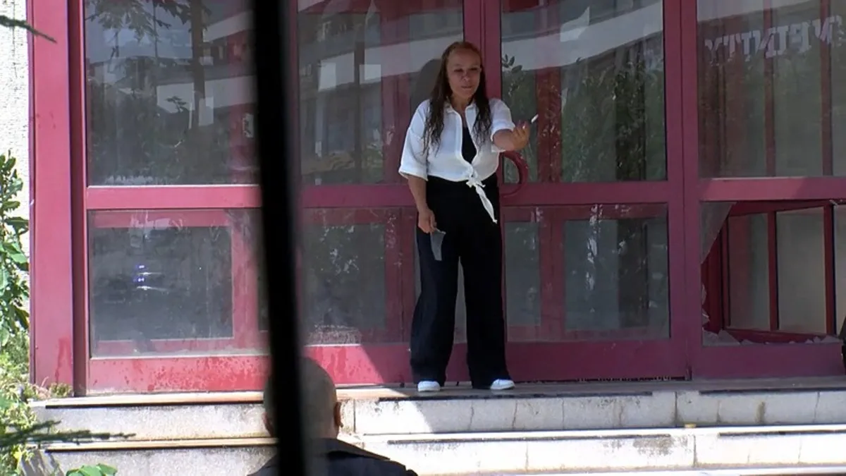 Üzerine benzin döküp kendisini yakmaya çalıştı! Yer: Pendik