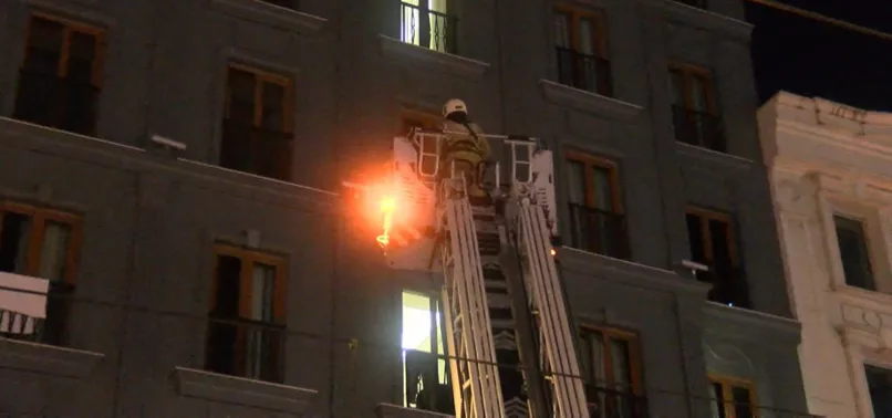 Fatih'te otel yangını! Büyük paniğe sebep oldu
