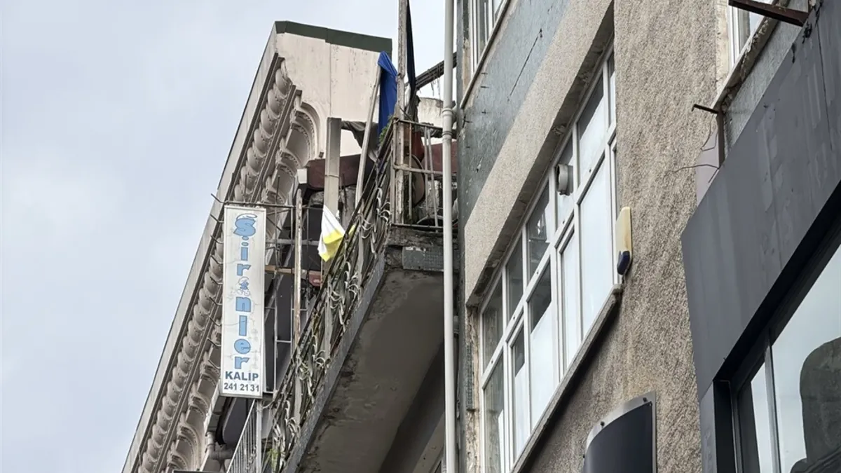 Şişli'de 4 katlı binada çıkan yangında acı haber