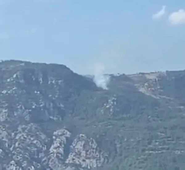 muglada-orman-yangini-1-hektar-alan-zarar-gordu-1695652808033.jpg Muğla'da orman yangını: 1 hektar alan zarar gördü - 1