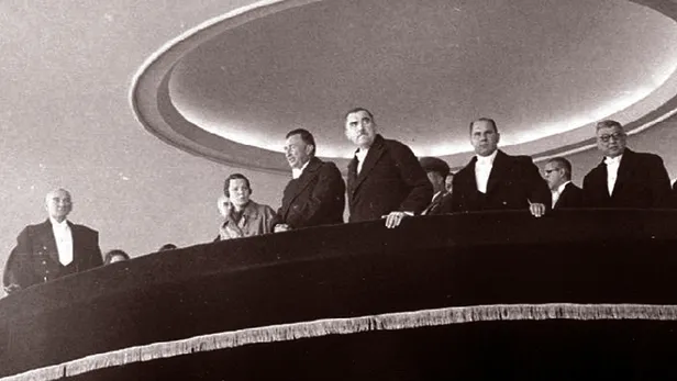 Yarın yarım gün tatil mi? 28 Ekim Çarşamba okullar tatil mi? 28 Ekim öğleden sonra resmi tatil mi?