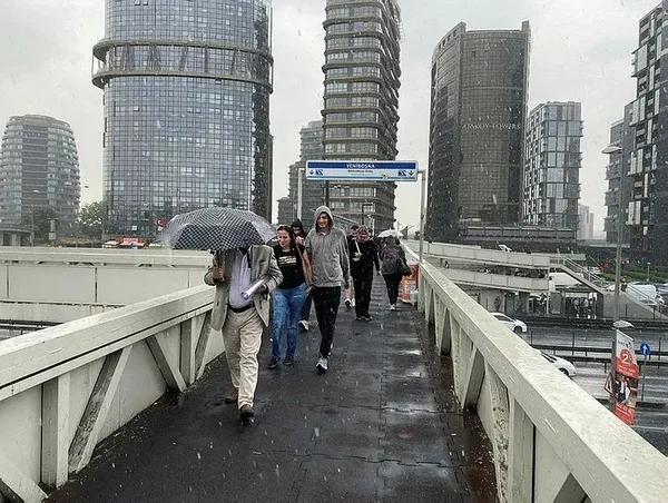 1701016318246.jpeg Yurdu sağanak ve fırtına vurdu! AFAD ve Meteoroloji'den peş peşe uyarılar! 2 ilden acı haber geldi - 3