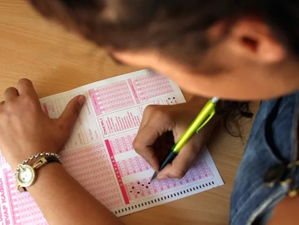 lgs-lise-taban-puanlari-2023-meb-lgs-yuzdelik-dilimler-ve-taban-puanlari-ne-zaman-aciklanacak-1687514253766.jpg LGS lise taban puanları 2023! MEB LGS yüzdelik dilimler ve taban puanları ne zaman açıklanacak? - 1