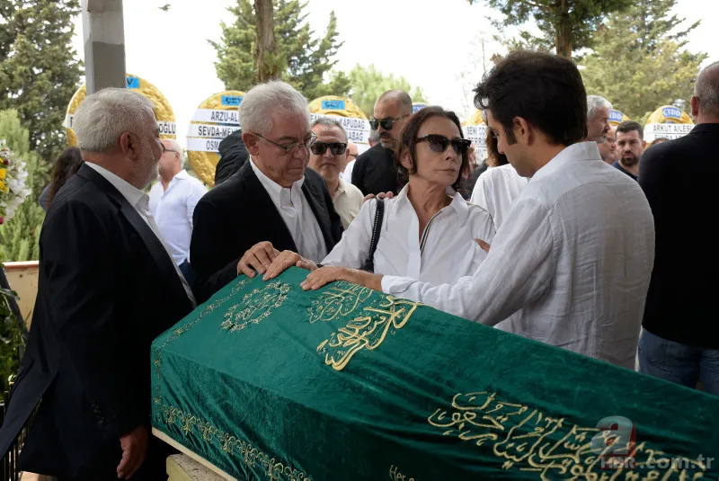 Evinde ölü bulunmuştu! Cem Büyükhanlı son yolculuğuna uğurlandı 2