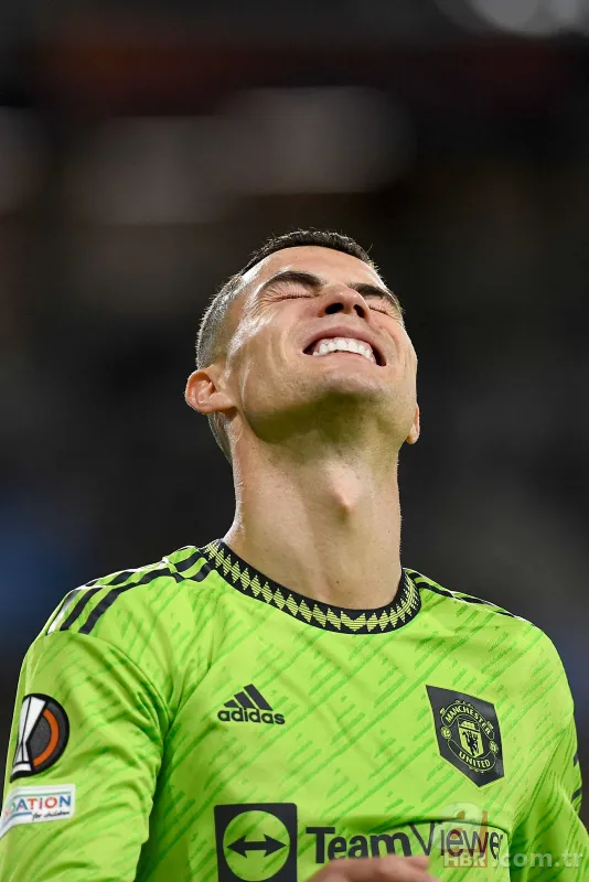 Manchester United Ronaldo'yu sildi! Fotoğraflarını söktüler 5