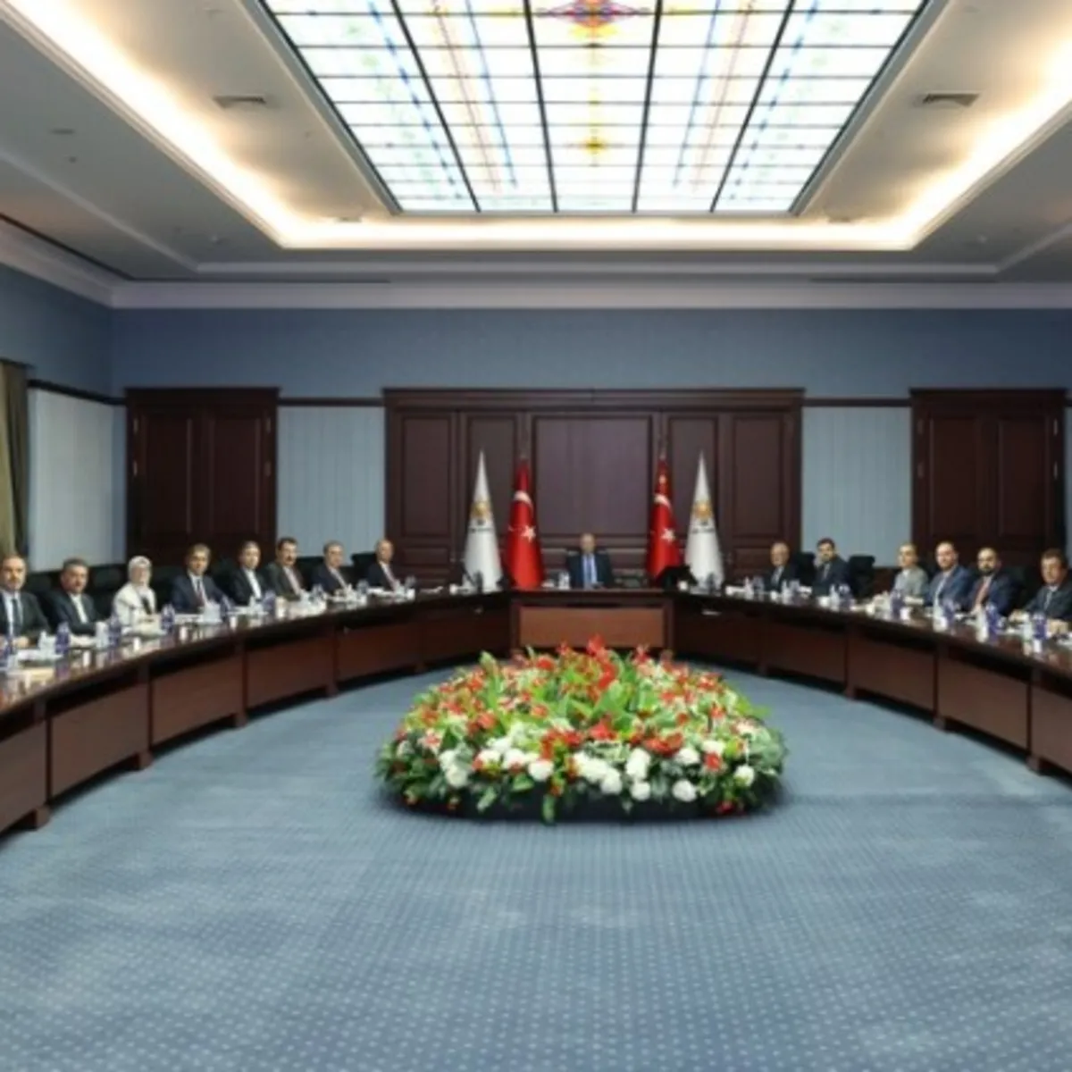 AK Parti'de kritik MKYK toplantısı başladı