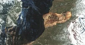 Deprem İslahiye’deki iki dağı birleştirdi
