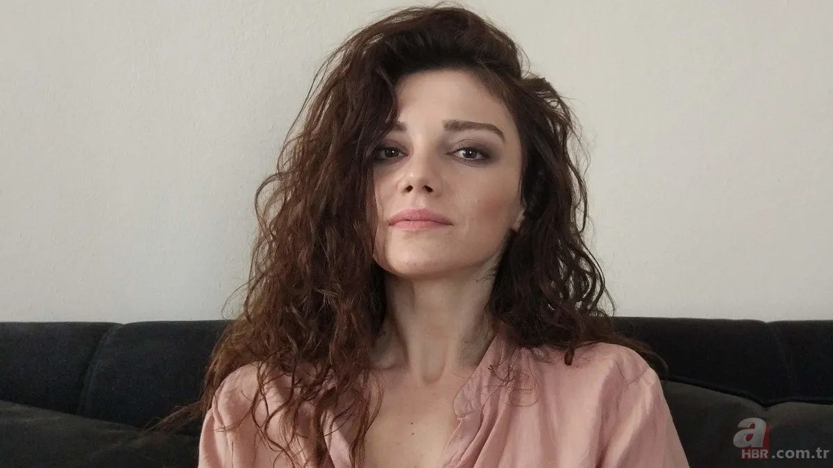 Bir Küçük Gün Işığı’nın Fulya’sı Gizem Ünsal’ın kardeşi kendisinden daha ünlü çıktı! Resmen kopyası