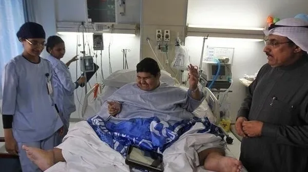 dunyanin-en-kilolu-adaminin-son-hali-saskina-cevirdi-evinden-vincle-cikarilmisti-tam-542-kilo-verdi-1671268754282.jpg Dünyanın en kilolu adamının son hali şaşkına çevirdi! | Evinden vinçle çıkarılmıştı tam 542 kilo verdi! - 2