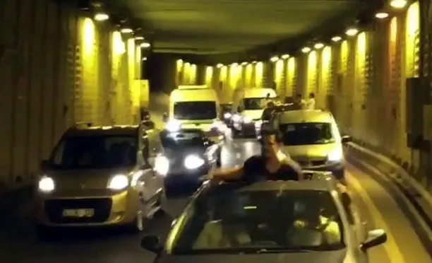 İstanbul'da tünel kapatıp havaya ateş açan magandalar yakalandı - 1