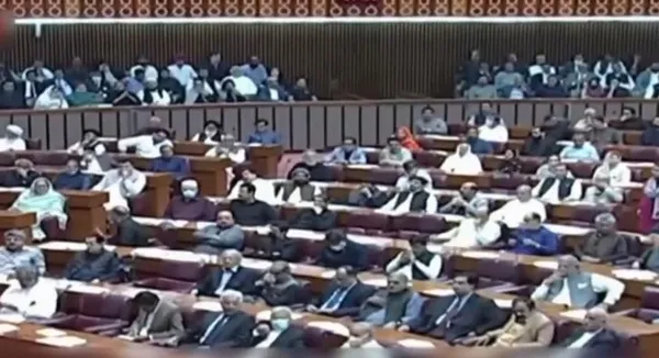 Pakistan’da Başbakan İmran Han’ın çağrısı üzerine Meclis feshedildi