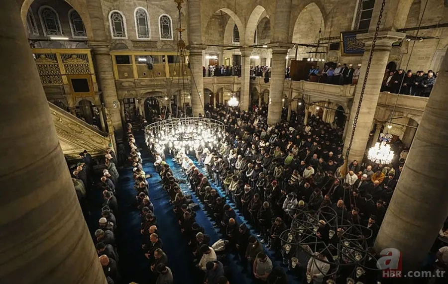 Regaip Kandili'nde vatandaşlardan yoğun ilgi! Camiler doldu taştı: Eller semaya açıldı 4