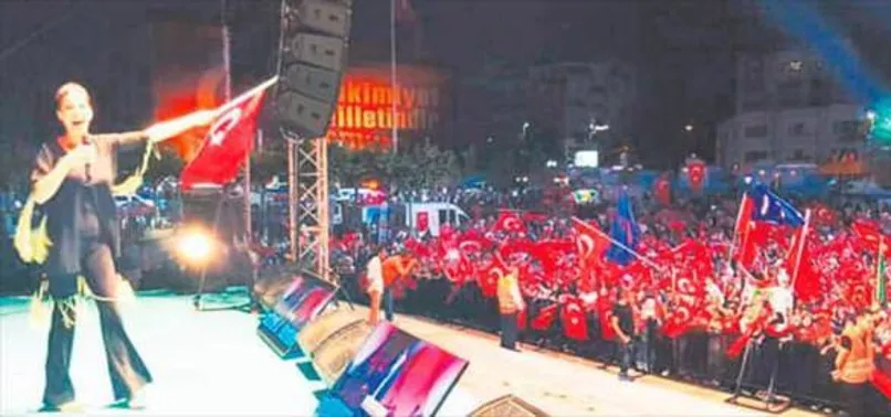 Tuğba Özerk hastaneden çıktı, meydana koştu