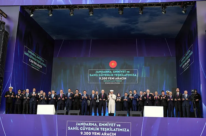 Başkan Erdoğan'dan güvenlik güçlerine açık mesaj: Sokak çetelerine ve örgütlere nefes aldırmayın - 1