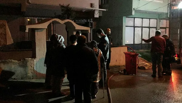 kocaelide-korkutan-apartman-yangini-1610218150420.jpg Kocaeli'de korkutan apartman yangını! - 1