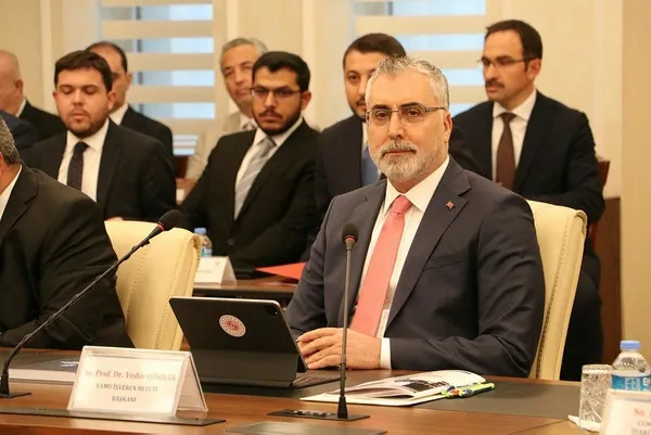 milyonlarca-memurun-gozu-bugunde-zam-pazarliginda-ikinci-perde-2024te-kimin-maasi-ne-kadar-olacak-a-haberde-de-1692253035382.jpeg Milyonlara 2 yıllık yeni zam teklifi! Hükümet oranı açıkladı! Kim ne kadar alacak? | Uzman isim A Haber canlı yayınında değerlendirdi - 3