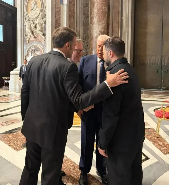 tarihi-kavganin-ardindan-trump-ve-zelenskiy-bir-arada-papanin-cenaze-toreninde-ilk-temas-toplanti-bile-yaptila-1745664147784.jpg Foto: AFP