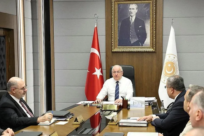 1719916074670.jpeg Bakan Yaşar Güler'den birlik komutanlarına Suriye provokasyonu ile ilgili net mesaj: Başarısız kılınacaktır - 1