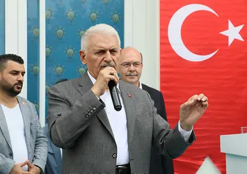 Binali Yıldırım'dan kararsız seçmene çağrı