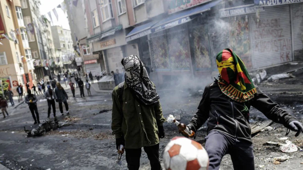6-7 Ekim olaylarının 10. yılı! Bölgede PKK'ya lanet: 100 yıl geçse de unutulmaz