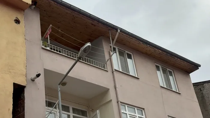 samsunda-kan-donduran-anneden-dehset-bebegine-oldu-deyip-cope-atti-1760980424976.jpg FOTOĞRAF: İHA