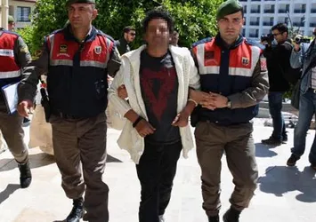Uyuşturucudan gözaltına alınan oyuncu Selim Erdoğan adliyede