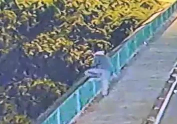 Bursa’da köprüden dereye atlayan kişi hayatını kaybetti! Olay anı kamerada