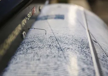 İzmir ve Çanakkale'de deprem
