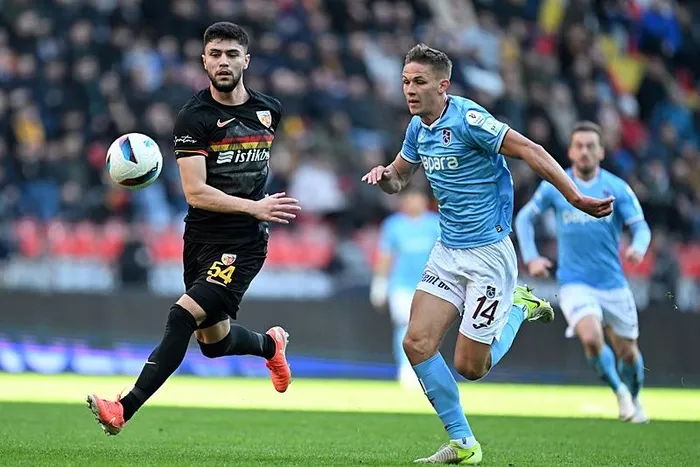 kayserispor-trabzonspor-maci-firtina-zorlu-deplasmanda-1738420161673.jpeg (Foto: AA)