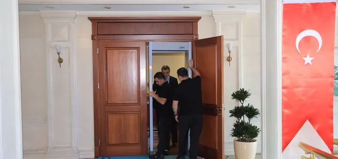 Tarihte böylesi görülmedi! Ekrem İmamoğlu, başkanlık makamı kapısına x-ray cihazı koydu