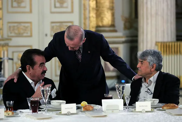 Başkan Erdoğan’dan sanatçılarla düzenlenen iftar programında önemli açıklamalar