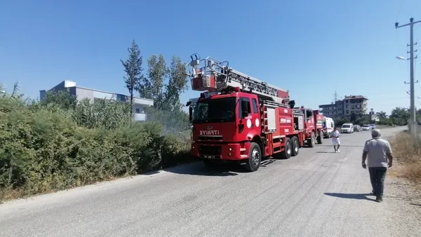 antalyada-otel-lojmaninin-arkasinda-yangin-cikti-alevler-hizli-mudahale-ile-buyumeden-sonduruldu-1658216833099.jpg Antalya’da otel lojmanının arkasında yangın çıktı! Alevler hızlı müdahale ile büyümeden söndürüldü - 3