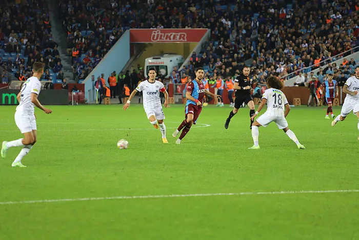 firtina-duruldu-trabzonspor-kasimpasa-0-0-mac-sonucu-ozet-1665428850081.jpg Fırtına duruldu! Trabzonspor- Kasımpaşa: 0-0 (MAÇ SONUCU ÖZET) - 6