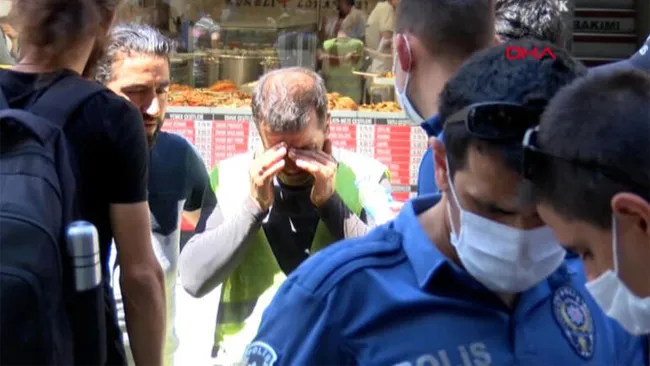 İstanbul’da işçinin üzerine iş makinesinin kepçesi düştü - 3