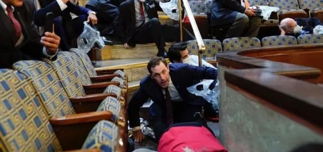 Türkiye'deki darbeleri destekleyen Time dergisi ABD’deki olayları "Demokrasiye saldırı girişimi" olarak gördü
