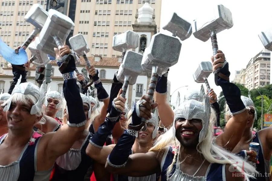 Dünyanın en tanınmış karnavalı Brezilya'da başladı 24
