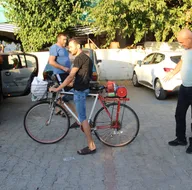 Trafik cezalarından bıkınca öyle bir şey yaptı ki! Ot biçme motoruyla...